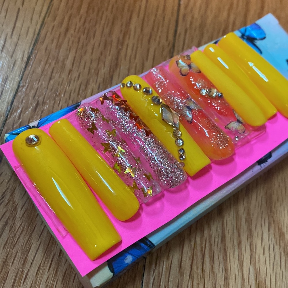 “Yellow Sunset Xl Nails” (Spring/Summer Collection) - Picture 3 of 5